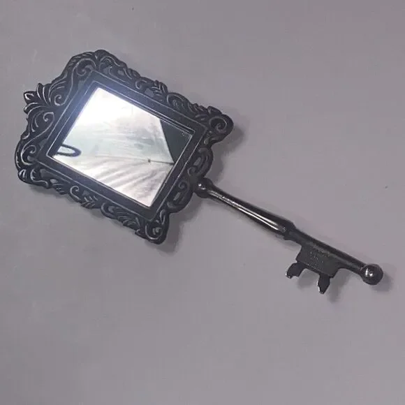 Vintage Style Hand Mirror Skeleton Key Picture Frame Wonderland Made In India - Picture 12 of 12